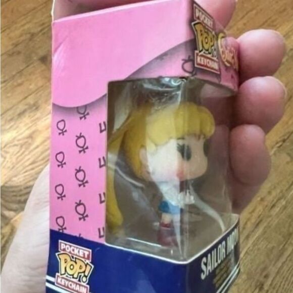 1 LEFT! Funko Pop Keychain Sailor Moon - Picture 2 of 6